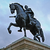Англия Бристоль конная статуя