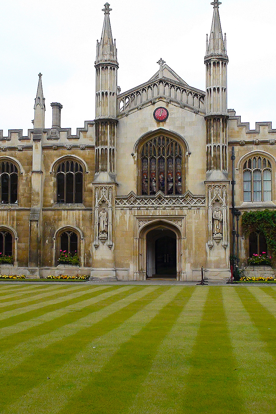 Англия Кембридж King's College лужайка